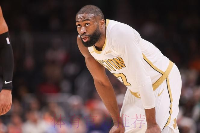 杰伦-布朗上半场16中6,三分5中1得到19分6篮板1助攻 杰伦-布朗上半场16中6,三分5中1得到19分6篮板1助攻